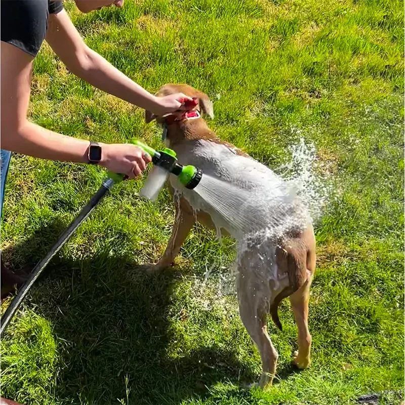 Verstellbare Hunde-Schaum-Sprühpistole mit integriertem Seifenbehälter