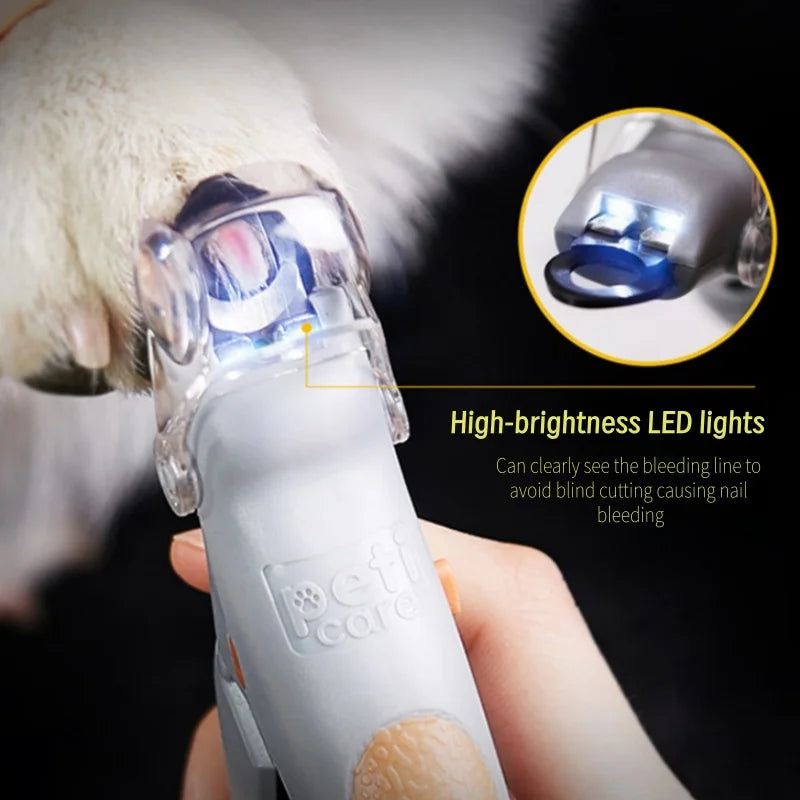 Pfotenpflege leicht gemacht – Nagelknipser mit LED-Licht für Hunde & Katzen